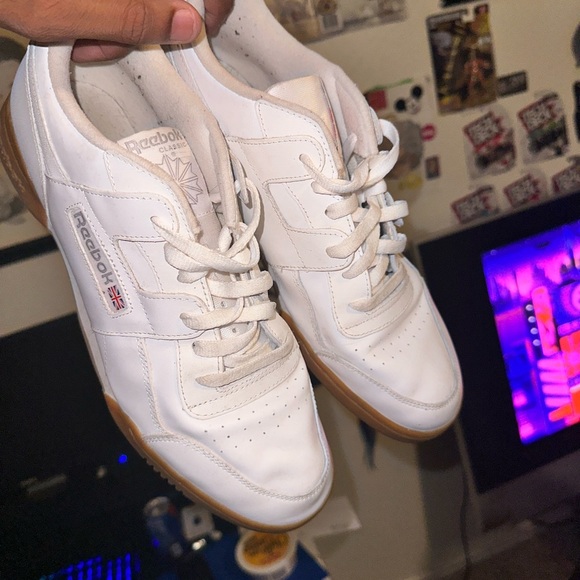 Shoes - Picture 7 of 8